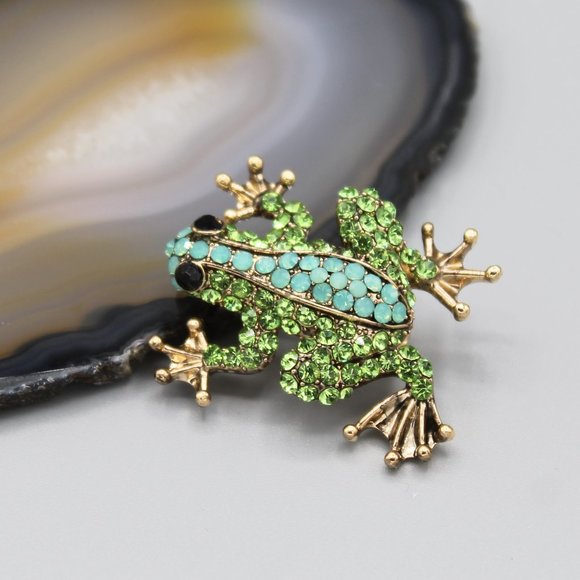 Jewelry - Frog cute green stones yellow gold tone pin brooch